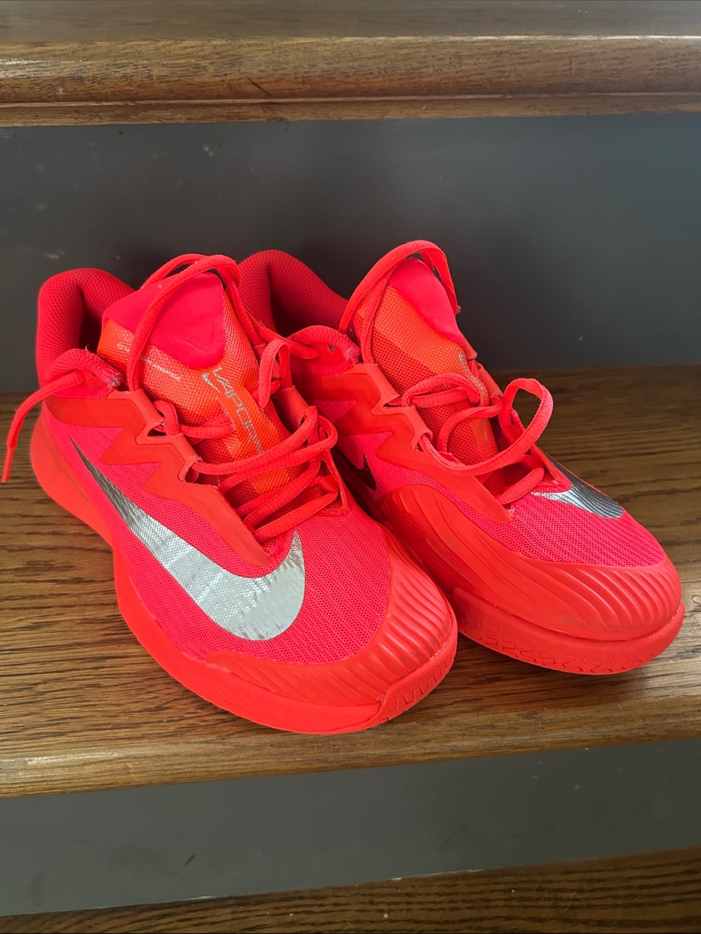 Nike Vapor women’s tennis shoe size 8.  Worn only once . Excellent condition